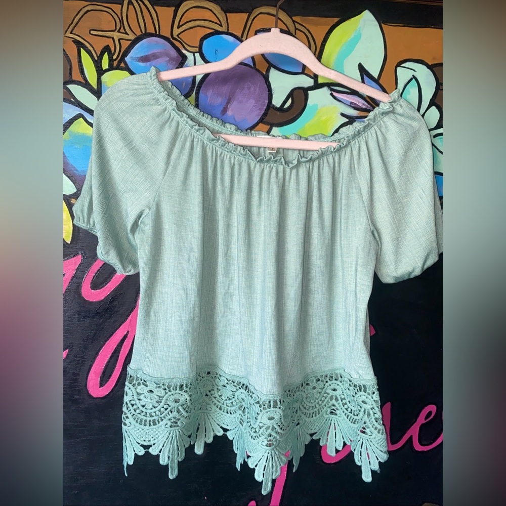 Love J Womens Green Blouse Lace Bottom Size Small Off Shoulder